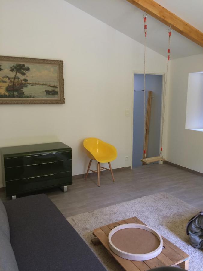 Cabanes Et Studios A La Bernardiere Sevremoine Exterior foto