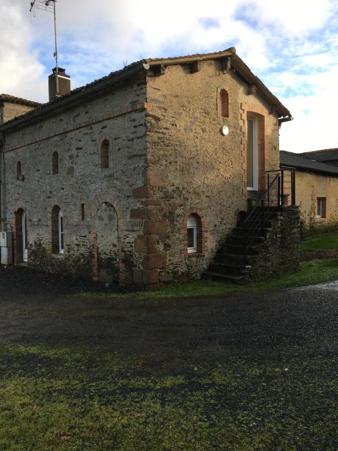 Cabanes Et Studios A La Bernardiere Sevremoine Exterior foto